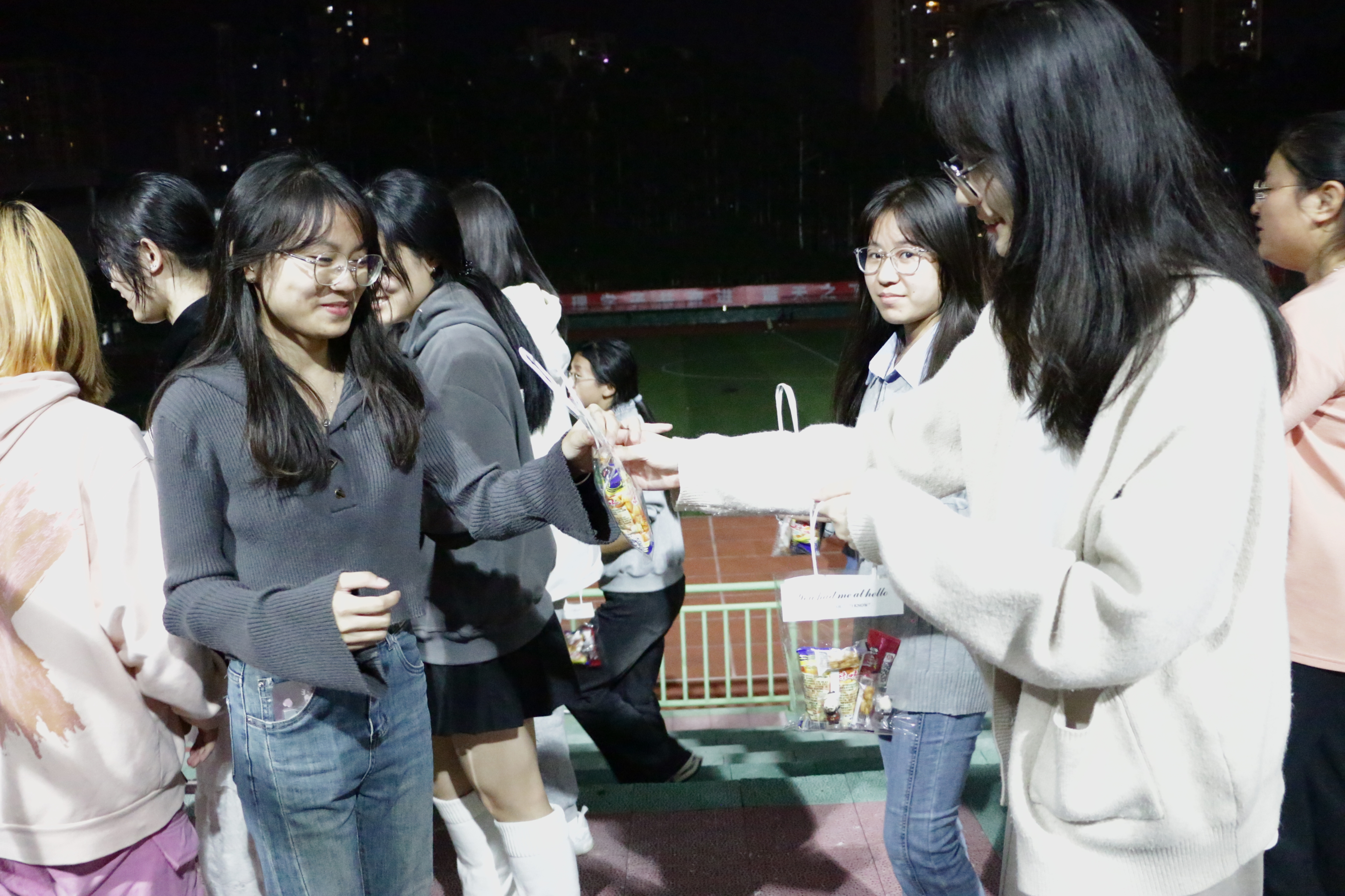 XeUc_1729827271180029503.jpg XeUc_1729827271180029503.jpg