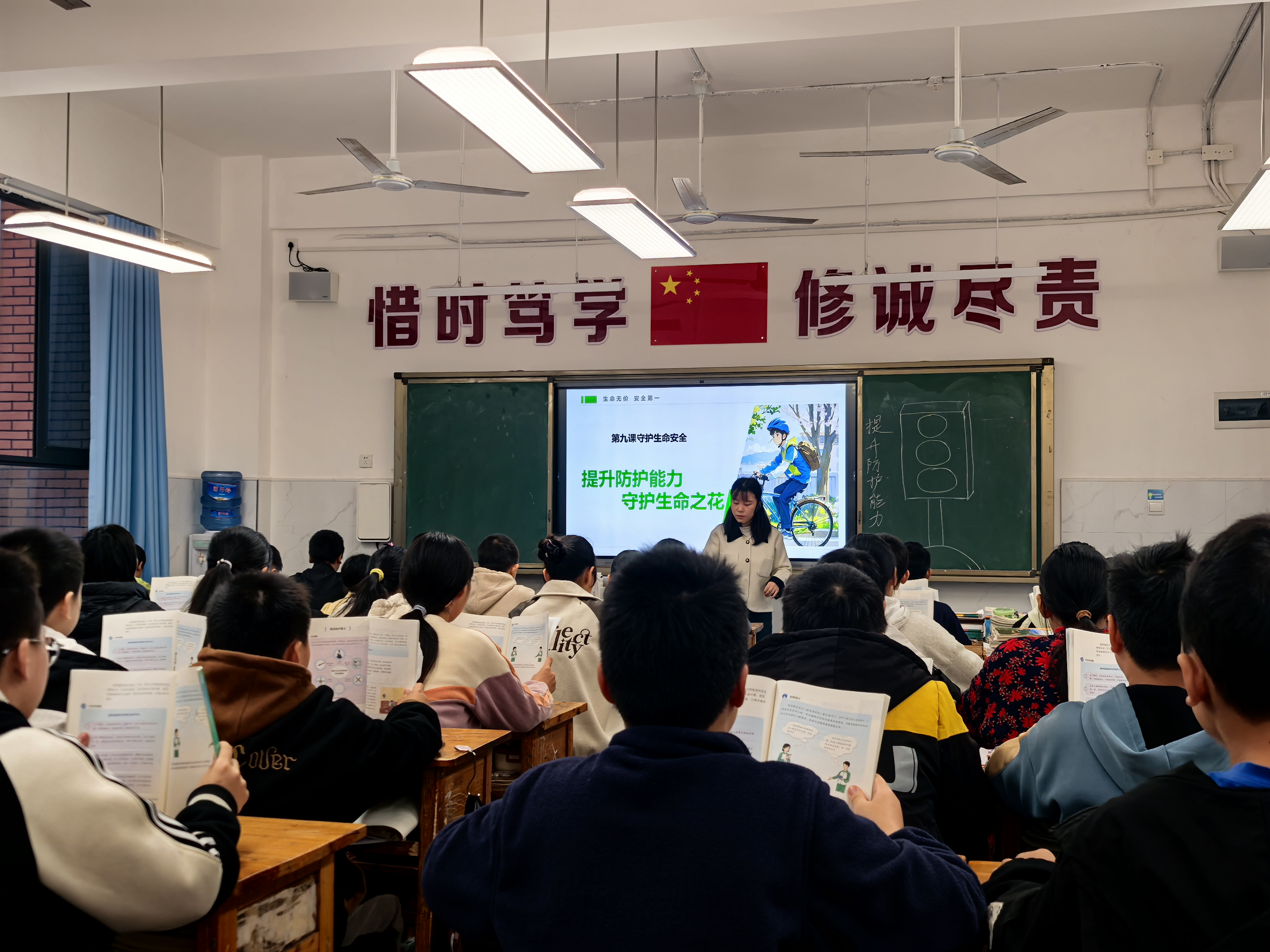 ZrhG_1731373434947001313.jpg ZrhG_1731373434947001313.jpg