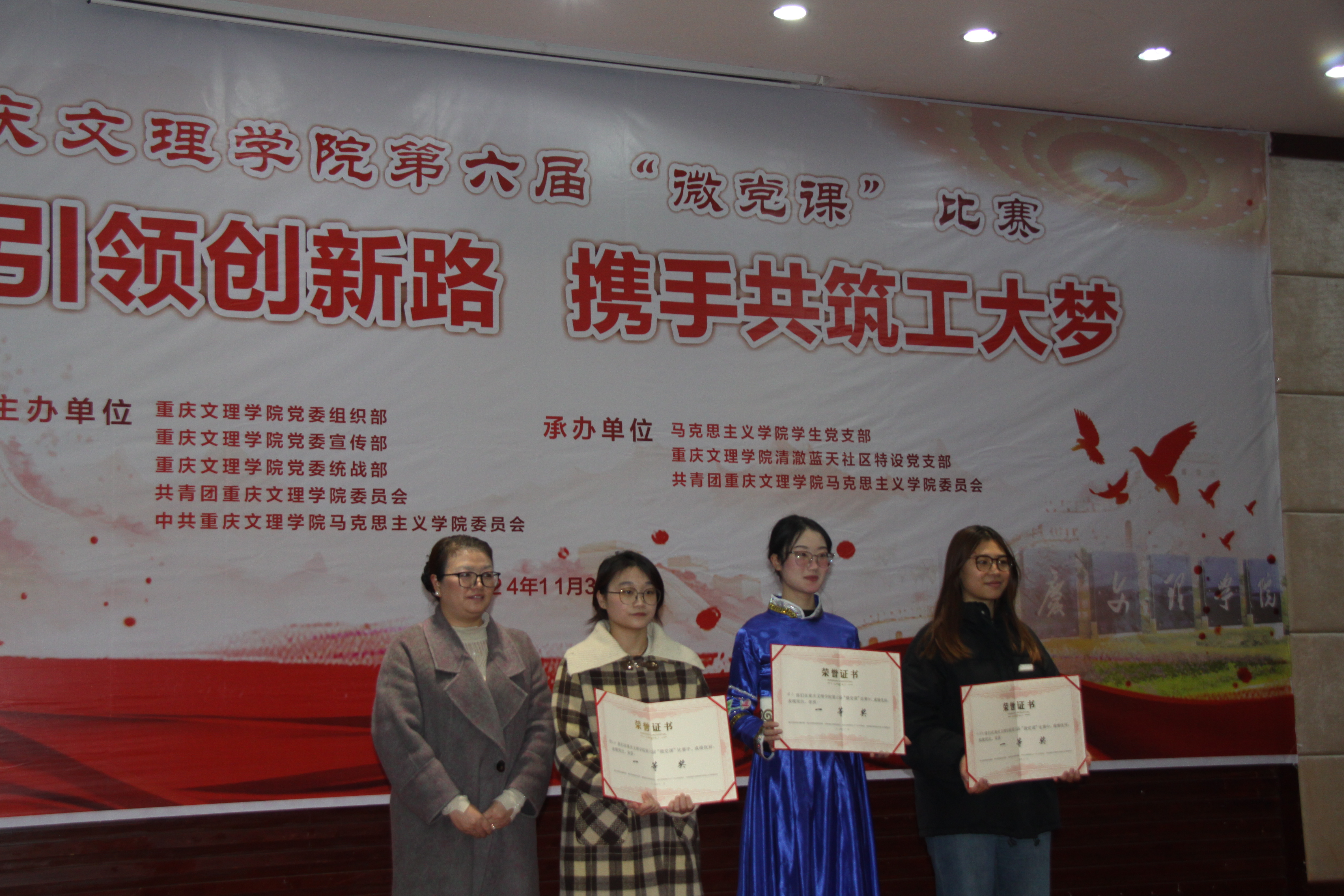 MzOA_1736134174413065970.jpg IMG_5200.jpg